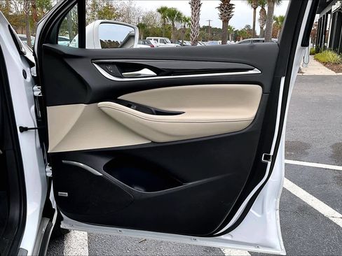 Used 2020 Buick Enclave Essence w/ Sound and Sites Package image 22