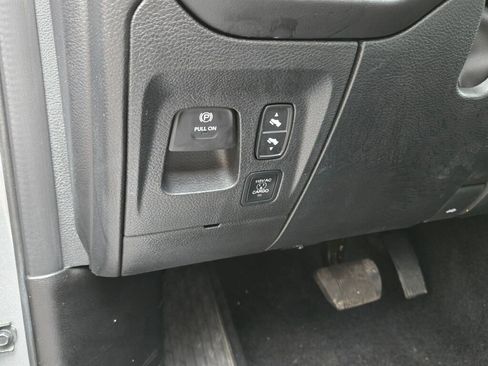 Used 2025 RAM 1500 Limited image 32