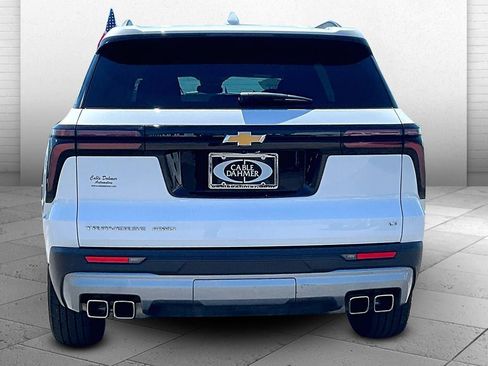 Used 2024 Chevrolet Traverse LT AWD/4WD image 3