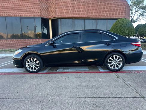 Used 2017 Toyota Camry XLE image 10