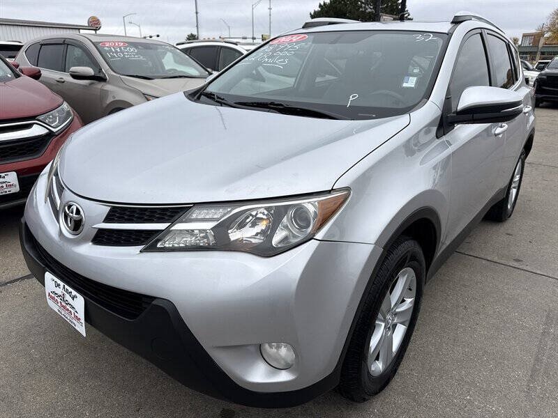Used 2014 Toyota RAV4 XLE AWD/4WD image 1