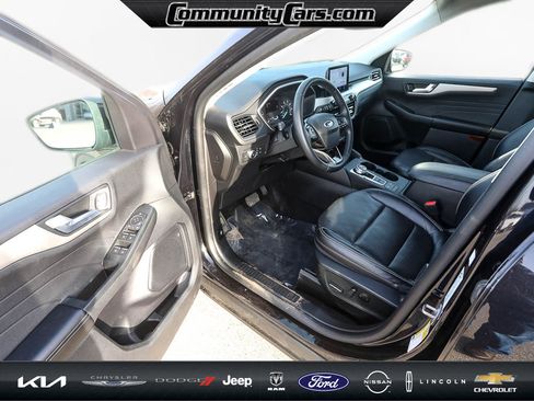 Used 2022 Ford Escape SEL image 11