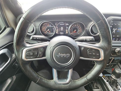Used 2020 Jeep Gladiator Overland image 14