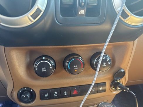 Used 2013 Jeep Wrangler Unlimited Sahara w/ Dual Top Group image 5