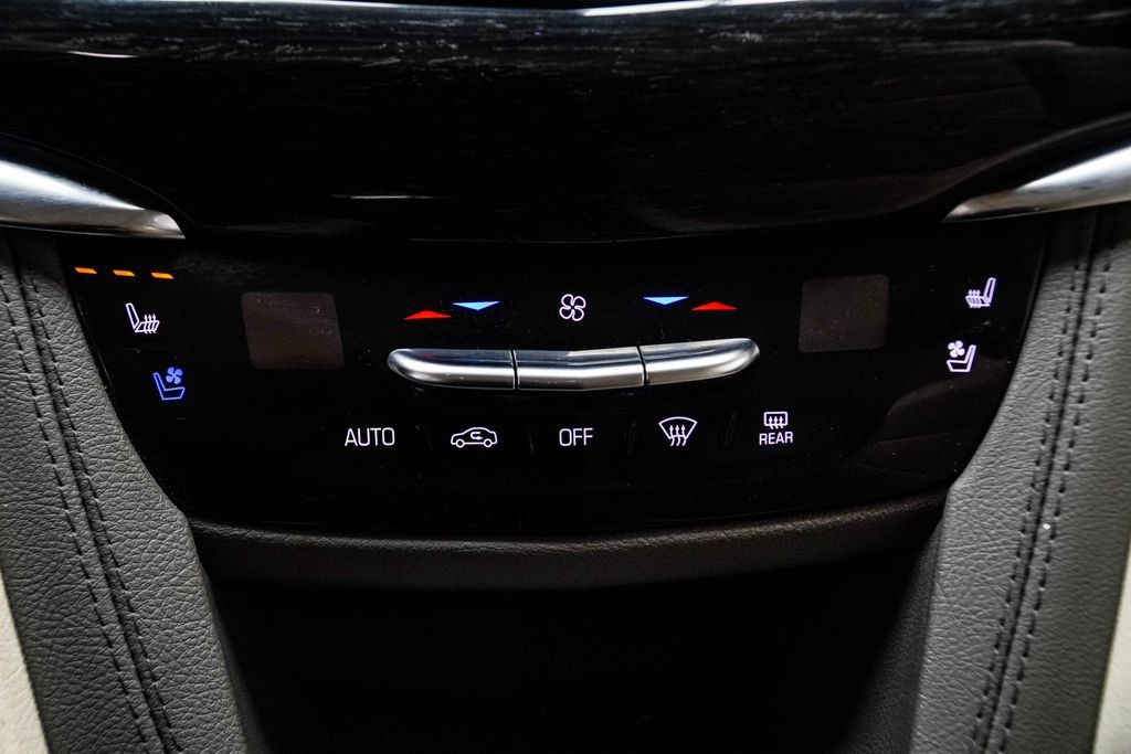 Used 2022 Cadillac XT6 Premium Luxury AWD/4WD image 24