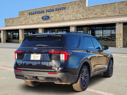 New 2026 Ford Explorer ST-Line w/ ST-Line Street Pack image 5