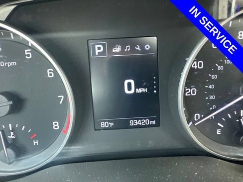 Used 2018 Hyundai Elantra Value Edition w/ Winter Weather Package FWD image 8
