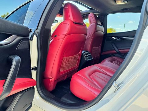 Used 2018 Maserati Ghibli S GranSport RWD image 51