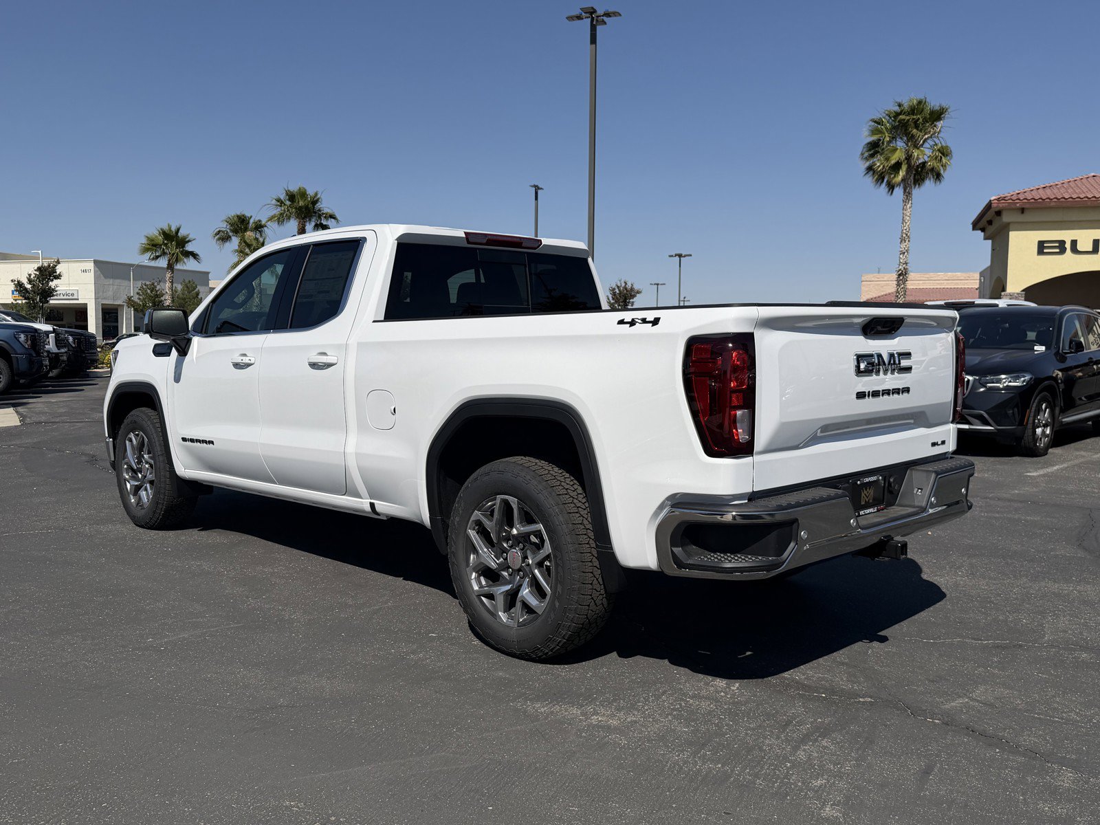 New 2026 GMC Sierra 1500 SLE w/ Preferred Package AWD/4WD image 4