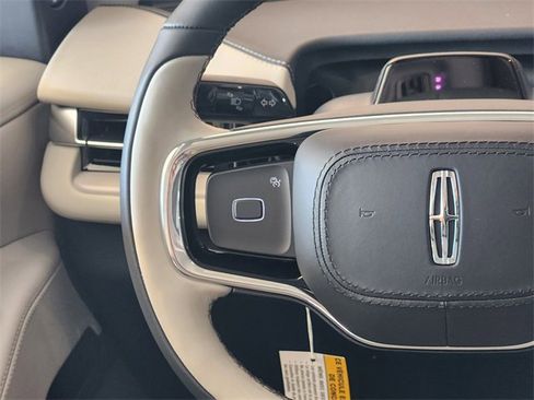 New 2025 Lincoln Navigator Reserve image 27