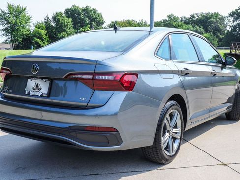 Used 2024 Volkswagen Jetta SE FWD image 17