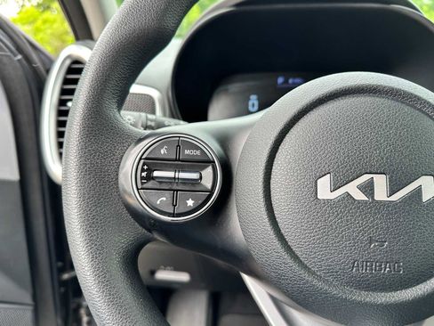Used 2023 Kia Soul LX FWD image 12