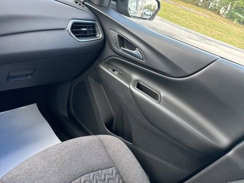 Used 2024 Chevrolet Equinox LT image 32