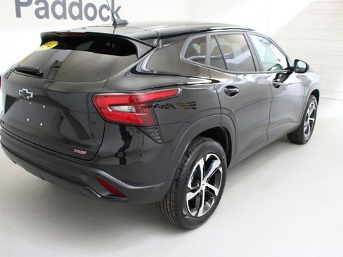 Used 2024 Chevrolet Trax RS w/ Driver Confidence Package image 9