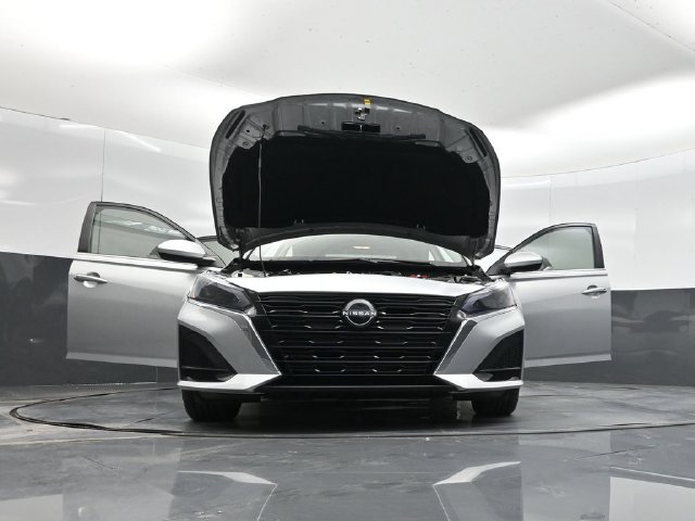 Used 2023 Nissan Altima 2.5 SV w/ SV Premium Package FWD image 57