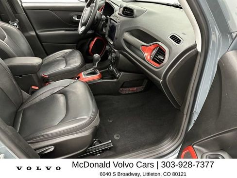 Used 2018 Jeep Renegade Trailhawk AWD/4WD image 25