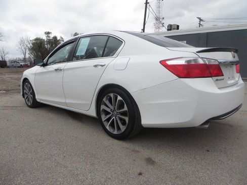 Used 2015 Honda Accord Sport image 3