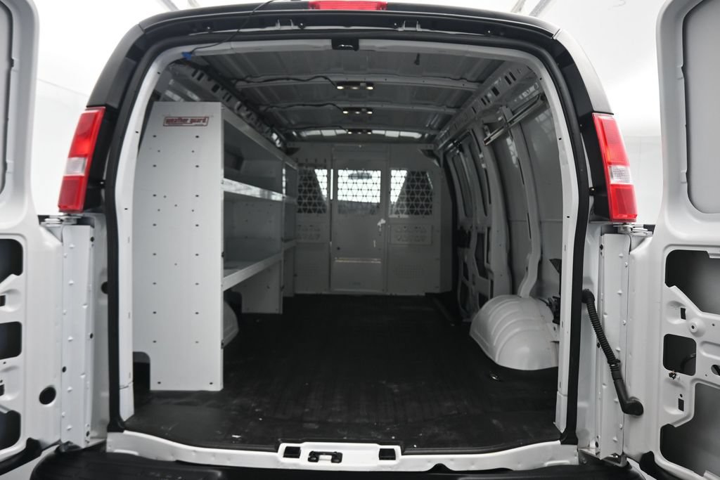 Used 2025 Chevrolet Express 2500 RWD image 39