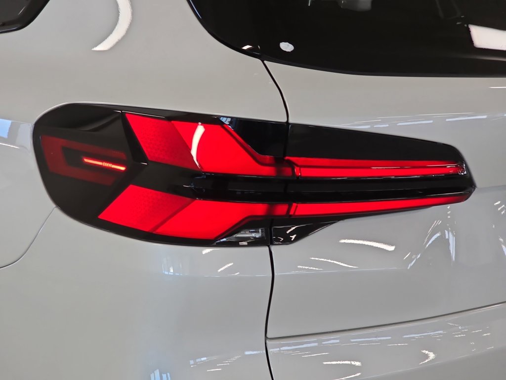 New 2026 BMW X5 M Competition w/ Executive Package AWD/4WD image 25