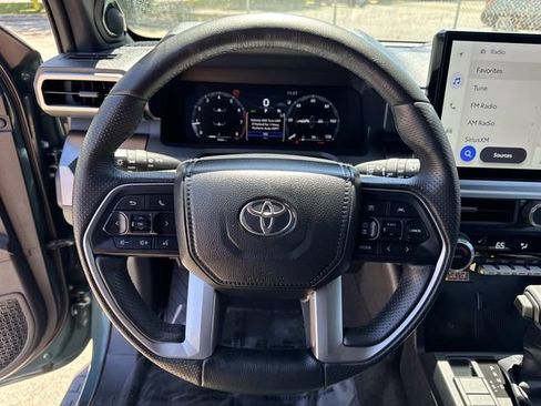 Used 2025 Toyota 4Runner TRD Off-Road Premium AWD/4WD image 28