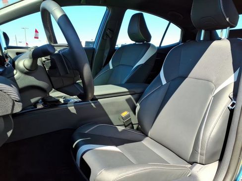 Certified 2025 Toyota Camry SE w/ Convenience Package image 12