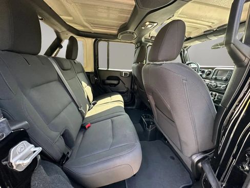 Used 2019 Jeep Wrangler Unlimited Sport S AWD/4WD image 16