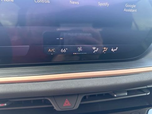 Used 2025 Buick Envision Sport Touring AWD/4WD image 28
