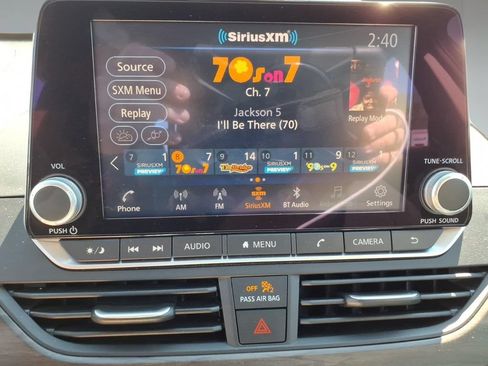 Used 2025 Nissan Altima 2.5 SV FWD image 22