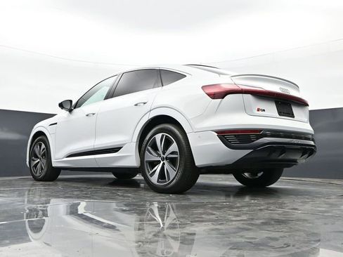 Used 2024 Audi Q8 e-tron Premium Plus w/ Premium Plus Package AWD/4WD image 39