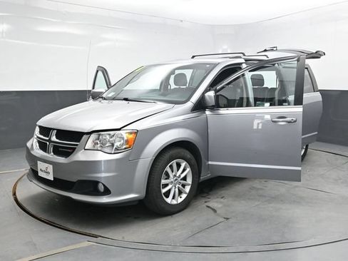 Used 2018 Dodge Grand Caravan SXT FWD image 45