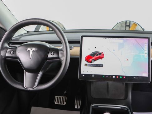 Used 2021 Tesla Model Y Long Range image 15