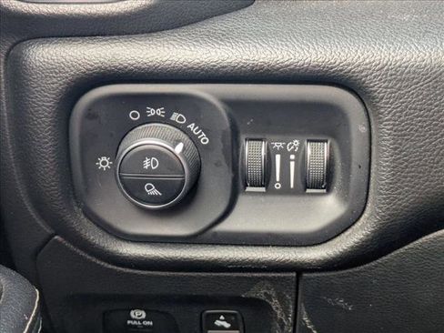 Used 2025 RAM 1500 Laramie image 16