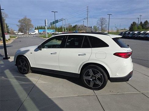 Used 2025 Mercedes-Benz GLC 350e 4MATIC image 8