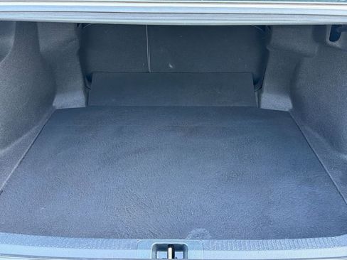 Used 2020 Toyota Camry SE image 30