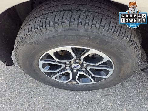 Used 2024 Ford Expedition Max XLT image 6