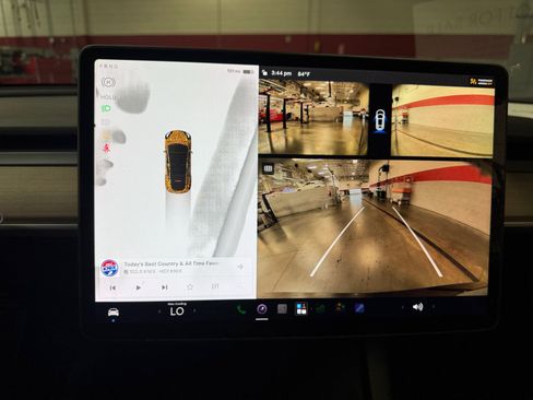 Used 2025 Tesla Model Y Long Range RWD image 27