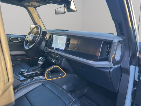 Used 2023 Ford Bronco Badlands w/ Sasquatch Package image 28