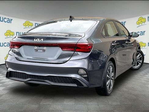 Used 2023 Kia Forte LXS w/ LXS Technology Package FWD image 6