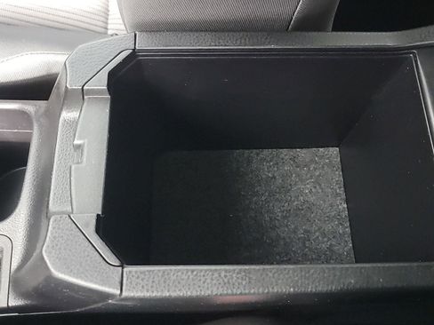 Used 2015 Toyota RAV4 LE image 32