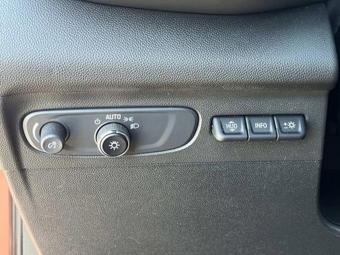 Used 2023 Buick Envision Avenir AWD/4WD image 30