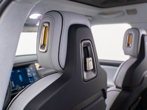 Used 2024 Rivian R1S Adventure image 17