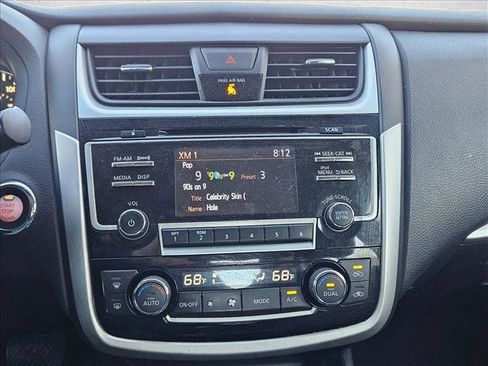 Used 2018 Nissan Altima 2.5 SV image 12