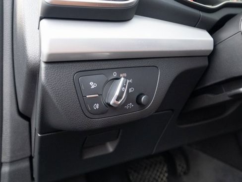 Certified 2025 Audi Q5 2.0T Premium w/ Convenience Plus Package image 29