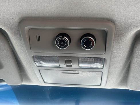 Used 2019 Nissan NV 3500 SV w/ Navigation Package image 18