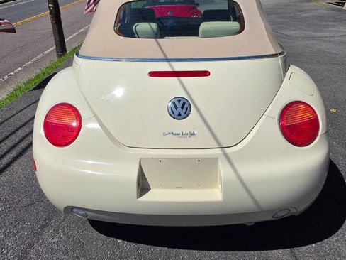 Used 2005 Volkswagen Beetle GL FWD image 3