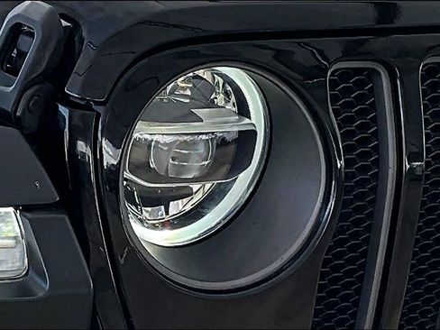 Used 2022 Jeep Wrangler Rubicon w/ LED Lighting Group AWD/4WD image 27