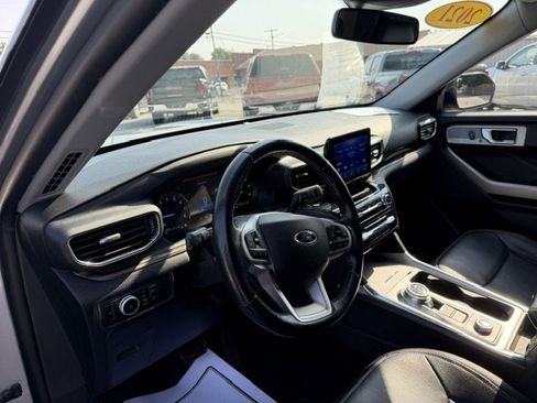 Used 2021 Ford Explorer Limited AWD/4WD image 12