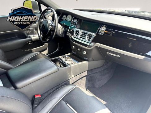 Used 2016 Rolls-Royce Wraith image 19