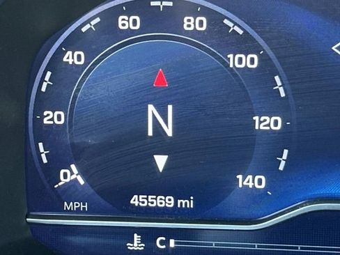 Used 2023 Chevrolet Suburban Z71 w/ Luxury Package image 34