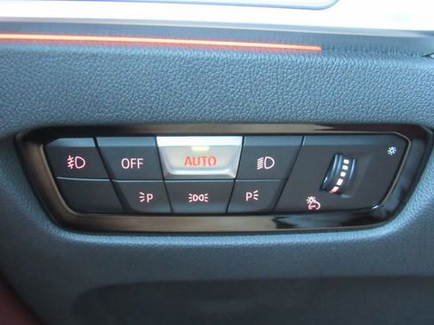 Used 2022 BMW 430i Coupe w/ M Sport Package image 32